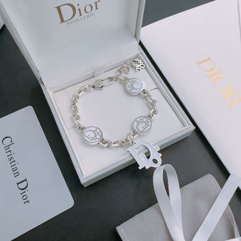 chr1st1an D10r bracelets